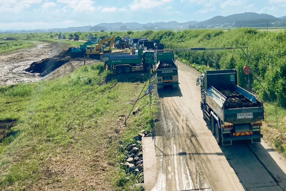 吉田川鶴巣地区河道掘削工事